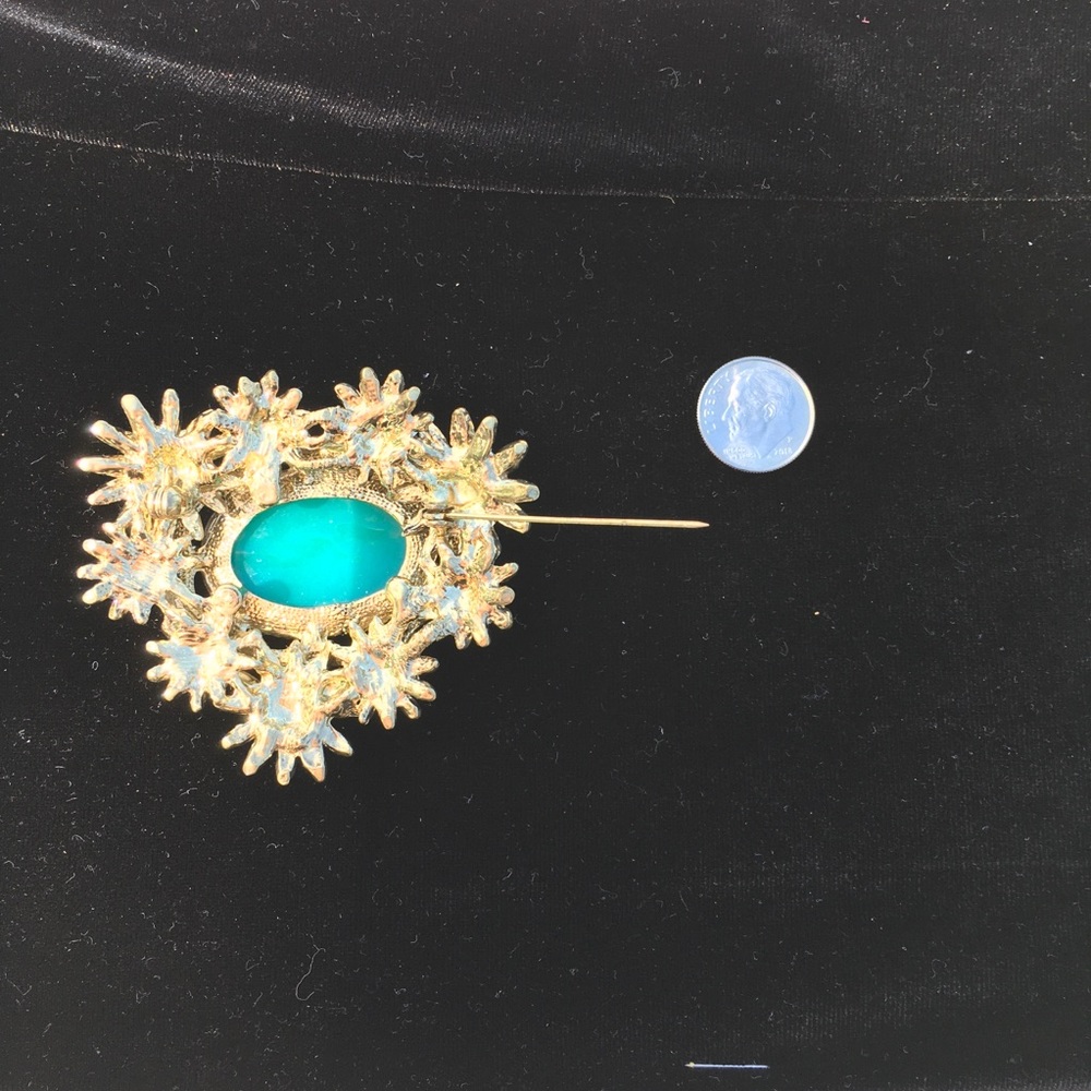 Two Statement Brooches - Picture 6 of 7
